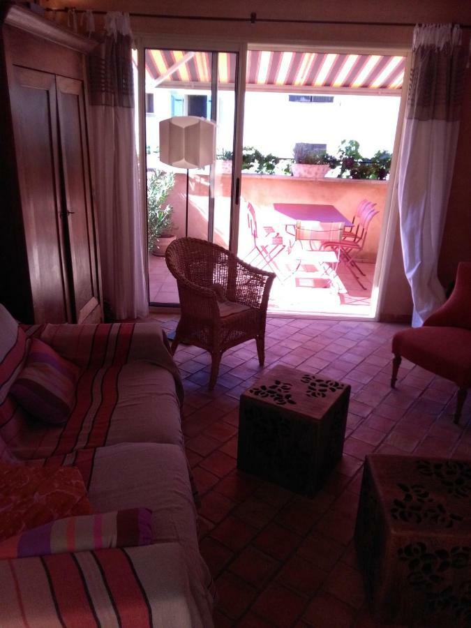 La Maison Derriere La Fontaine บุยส์-เลส์-บาโรนนีส์ ภายนอก รูปภาพ