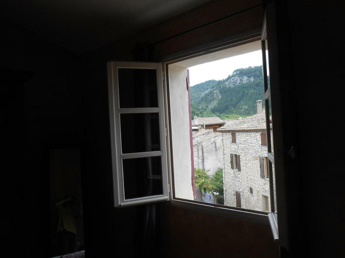 La Maison Derriere La Fontaine บุยส์-เลส์-บาโรนนีส์ ภายนอก รูปภาพ