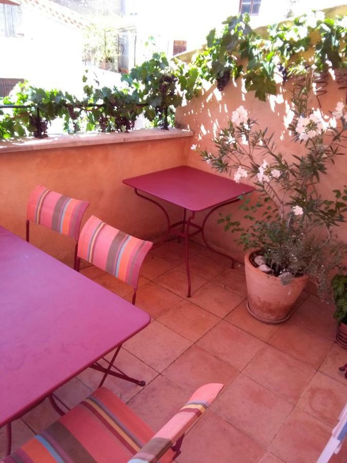 La Maison Derriere La Fontaine บุยส์-เลส์-บาโรนนีส์ ภายนอก รูปภาพ