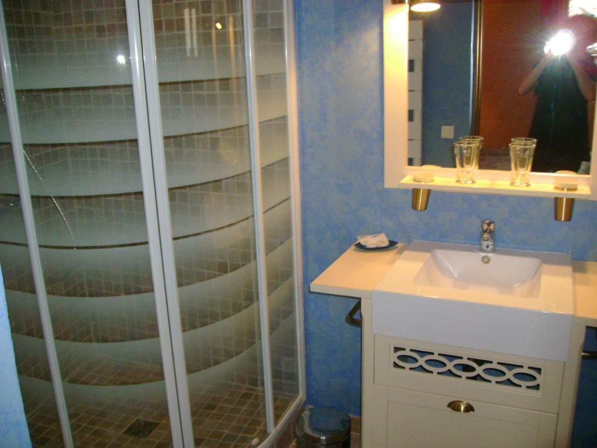 La Maison Derriere La Fontaine บุยส์-เลส์-บาโรนนีส์ ภายนอก รูปภาพ
