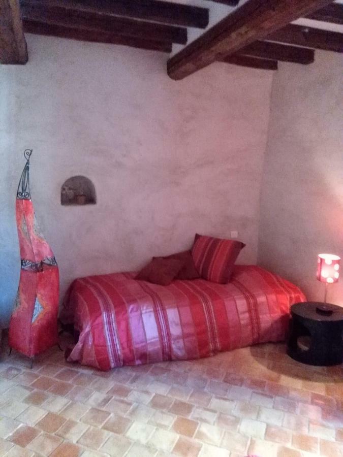 La Maison Derriere La Fontaine บุยส์-เลส์-บาโรนนีส์ ภายนอก รูปภาพ